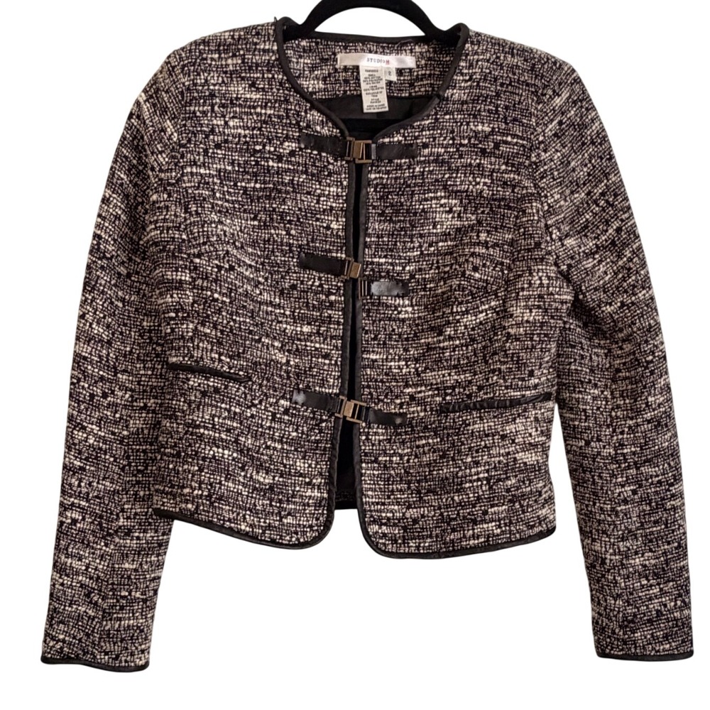 Studio M Womens Black White Tweed Buckle Front Cropped Jacket Blazer Size 2